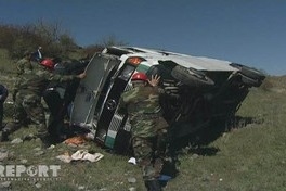 Mikroavtobus aşdı -  22 nəfər yaralandı(YENİLƏNİB)